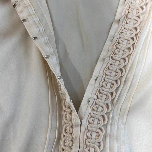 Ellie Tahari Cream Silk Blouse - Picture 4 of 6